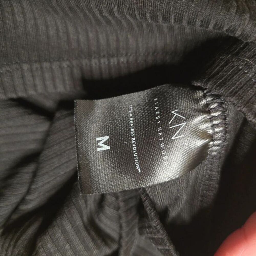 Klassy Network size M Black High Neck Ribbed Tank Built in Bra - Picture 4 of 7